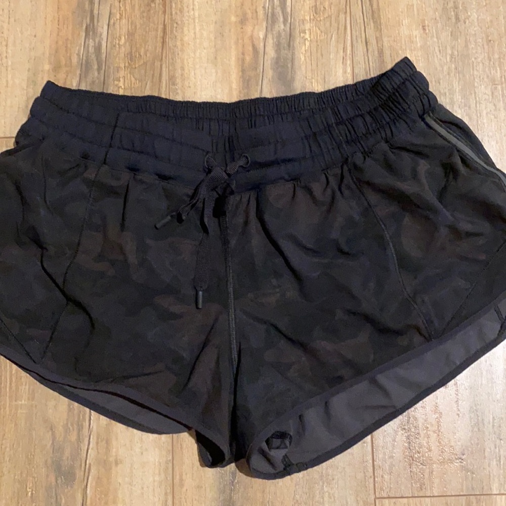 Lululemon Hot Toddy shorts
